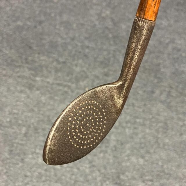 Only 4 days left in our Antiques Auction! Get in there and check out 400+ lots of golf antiques, including these beauties! 

#golfclubs #golfcollecting #golfhistory #golfmemorabilia #vintagegolf