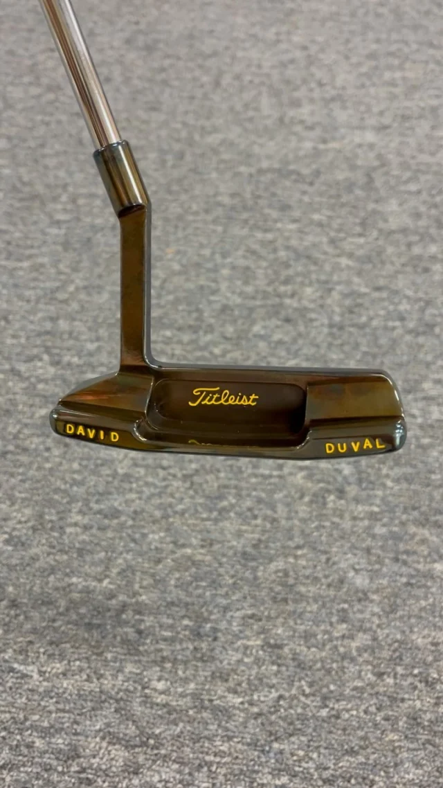 Only three days remain in our Fall Auction. Here’s a closer look at Lot 16: David Duval’s Scotty Cameron Newport 2 Midslant Tour putter. Love this early Oil Can finish!

#scottycameron #golfcollecting #golfclubs #circlet #golfmemorabilia